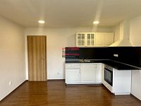 Pronájem bytu 1+kk s parkovacím stáním a zahradou v Horoměřicích - IMG_3737.jpg