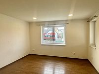 Pronájem bytu 1+kk s parkovacím stáním a zahradou v Horoměřicích - IMG_3740.jpg