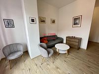 Pronájem zařízené bytové jednotky 2+kk 48,48 m2 v centru Bechyně - část pokoje