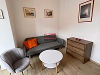 Pronájem zařízené bytové jednotky 2+kk 48,48 m2 v centru Bechyně - část pokoje