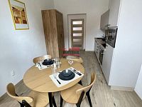 Pronájem zařízené bytové jednotky 2+kk 48,48 m2 v centru Bechyně - jídelní kout