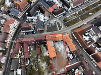 Prodej hrubé stavby bytového domu - 8 bytových jednotek + 11 parkovacích míst, Lomnice nad Lužnicí - DJI_20251122145434_0011_D (kopie).jpeg