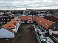 Prodej hrubé stavby bytového domu - 8 bytových jednotek + 11 parkovacích míst, Lomnice nad Lužnicí - DJI_20251122145619_0023_D (1) (kopie).jpeg