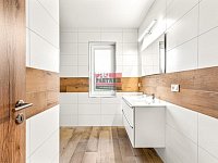 Prodej novostavby RD 4+kk v Podolí I. - koupelna