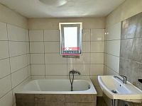 Prodej částečně zrekonstruovaného rodinného domu v obci Vranov - IMG_5508.jpeg