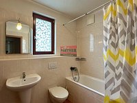 Prodej bytu 1+kk s balkonem, garážovým stáním a sklepem - Ocelářská, Praha 9 - Vysočany - IMG_2120.jpeg