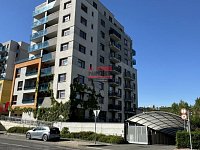 Prodej bytu 1+kk s balkonem, garážovým stáním a sklepem - Ocelářská, Praha 9 - Vysočany - IMG_2431.jpeg