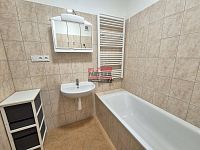 Pronájem bytu 4+1 se dvěma balkony a garáží, Chotěmice - 11.jpg