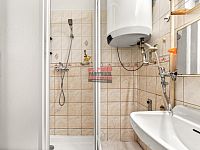 Prodej bytu 3+1 v Neplachově - koupelna