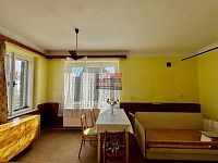 Prodej rodinného domu o užitné ploše 218m2 s pozemkem o výměře 877m2 v Malšicích - IMG_9021.jpeg