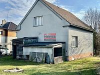 Prodej rodinného domu o užitné ploše 218m2 s pozemkem o výměře 877m2 v Malšicích - IMG_9074.jpeg