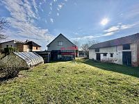 Prodej rodinného domu o užitné ploše 218m2 s pozemkem o výměře 877m2 v Malšicích - IMG_9102.jpeg