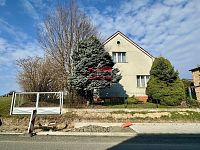 Prodej rodinného domu o užitné ploše 218m2 s pozemkem o výměře 877m2 v Malšicích - IMG_9149.jpeg