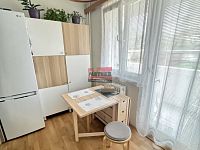 Pronájem bytové jednotky 2+1 s balkonem 63 m2 v Táboře - jídelní kout