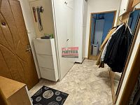 Pronájem bytové jednotky 2+1 s balkonem 63 m2 v Táboře - předsíň