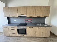 Pronájem zděného bytu 2+1 58,03 m2 v centru Tábora - kuchyňská linka