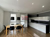 Pronájem prostorného bytu 3+kk, 101m2 s lodžií a balkonem v Táboře
