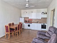 Pronájem bytu 2+kk s balkonem, Tábor - Sídliště nad Lužnicí - 3.jpg
