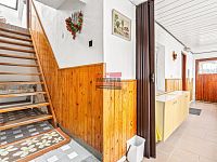 Prodej chalupy v Kolodějích nad Lužnicí - chodba - přízemí