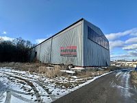 Komerční areál s halami, budovami a pozemkem o výměře 30.000m2 v Netolicích - IMG_8031.jpeg