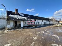 Komerční areál s halami, budovami a pozemkem o výměře 30.000m2 v Netolicích - IMG_8073.jpeg