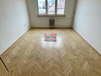 Pronájem bytové jednotky 3+1 s balkónem nedaleko centra Tábora - pokoj