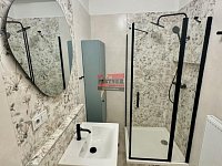 Pronájem bytu 2+1 83,3 m2, Praha, Vinohrady - koupelna