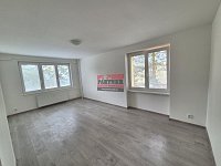 Pronájem zděného bytu 2+1 s balkonem, Tábor - Na Kopečku - 1.jpg