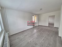 Pronájem zděného bytu 2+1 s balkonem, Tábor - Na Kopečku - 2.jpg