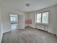Pronájem zděného bytu 2+1 s balkonem, Tábor - Na Kopečku - 4.jpg