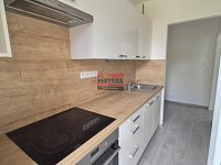 Pronájem zděného bytu 2+1 s balkonem, Tábor - Na Kopečku - 8.jpg