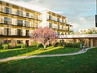 Pronájem komerčních prostor 28 - 46 m2, SENIOR RESORT HLUBOKÁ, Hluboká nad Vltavou - Pronájem komerčních prostor 28 - 46 m2, SENIOR RESORT HLUBOKÁ, Hluboká nad Vltavou
