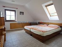 Prodej zaběhlého penzionu 275 m2, pozemek 1 663 m2, Žíteč - Chlum u Třeboně - Prodej zaběhlého penzionu 275 m2, pozemek 1 663 m2, Žíteč - Chlum u Třeboně