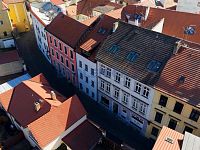 Prodej krásného měšťanského řadového domu v centru města České Budějovice, Hradební ulice - Prodej krásného měšťanského řadového domu v centru města České Budějovice, Hradební ulice