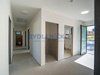 Prodej novostavby rodinného domu, pozemek 941 m2, okraj vesnice Dolní Třebonín, okr. Český Krumlov - Prodej novostavby rodinného domu, pozemek 941 m2, okraj vesnice Dolní Třebonín, okr. Český Krumlov ba.jpg