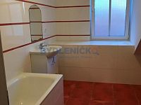 Pronájem světlého mezonetového bytu 2+kk, 74 m2, Masarykova ulice, Hluboká nad Vltavou - Pronájem světlého mezonetového bytu 2+kk, 74 m2, Masarykova ulice, Hluboká nad Vltavou