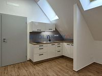 Pronájem bytu 1+kk po rekonstrukci, 40m2, nám. Přem. Ot. II. České Budějovice - Pronájem bytu 1+kk po rekonstrukci, 40m2, nám. Přem. Ot. II. České Budějovice. - kuch. kout