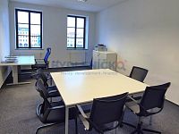 Pronájem vybavené kanceláře 31m2 s výhledem na radnici a nám. Přem. Ot. II., České Budějovice - Pronájem vybavené kanceláře 31m2 s výhledem na radnici a nám. Přem. Ot. II., České Budějovice