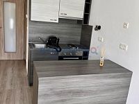 Exkluzivní pronájem bytu 1+kk, 35 m2 s balkonem a parkovacím stáním u Č. Budějovic s MHD - Exkluzivní pronájem bytu 1+kk, 35 m2 s balkonem a parkovacím stáním u Č. Budějovic