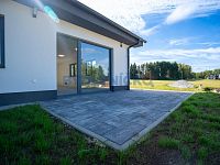 Prodej novostavby rodinného domu, pozemek 941 m2, okraj obce Dolní Třebonín, okr. Český Krumlov - Prodej novostavby rodinného domu, pozemek 941 m2, okraj obce Dolní Třebonín, okr. Český Krumlov