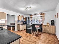 Prodej domu o 3 bytových jednotkách na úplné samotě, pozemky 4 806 m2, Třebovice, okres Prachatice - Prodej domu o 3 bytových jednotkách, pozemky 4 806 m2, Třebovice, okres Prachatice