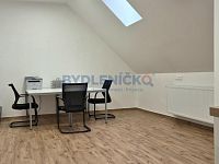 Pronájem kanceláře/ateliéru 38m2 s kuch. koutem a koupenou, nám. Přem. Ot. II., České Budějovice