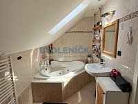 Pronájem podkrovního bytu 2+kk, 44 m2, po rekonstrukci, ulice Holečkova, České Budějovice - Pronájem podkrovního bytu 2+kk, 44 m2, po rekonstrukci, ulice Holečkova, České Budějovice