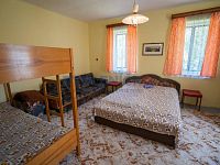 Prodej chalupy 194 m² s pozemkem 493 m² v Lužnici u Třeboně - Prodej chalupy 194 m² s pozemkem 493 m² v Lužnici u Třeboně