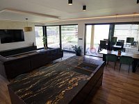 Nadstandardní rodinný dům 5kk, 219 m², pozemek 955 m², obec Dynín - Prodej nadstandardního rodinného domu 5kk, 278m2, obec Dynín