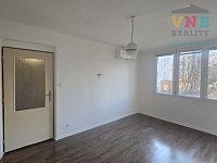 Zděný byt 1+1 v OV, Táboritská ul. - Obývák 1.jpg