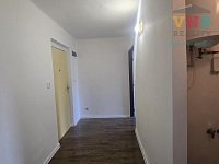 Zděný byt 1+1 v OV, Táboritská ul. - Předsíň.jpg