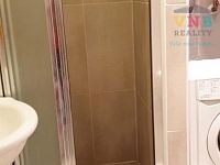 Pronájem bytu 2+kk, ul. Slezská, Praha - Praha_Slezska105_05Koupelna_Sprchovy_kout.jpg