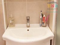 Pronájem bytu 2+kk, ul. Slezská, Praha - Praha_Slezska105_05Koupelna_Umyvadlo.jpg