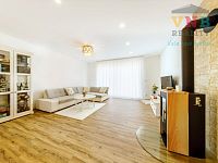 Moderní novostavba 3+kk s úchvatným výhledem a velkou zahradou, Hluchov - im017.jpg